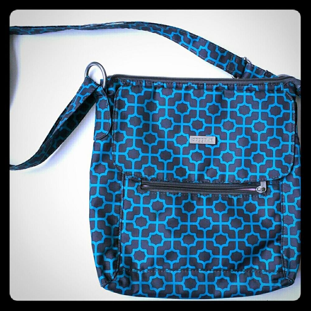 Baggalini crossbody bag